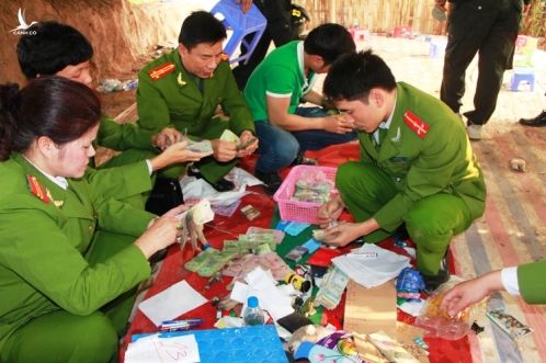 Bộ Công an đề xuất: Người đánh bạc từ 10 triệu đồng sẽ bị phạt tới 200 triệu và phạt tù đến 3 năm