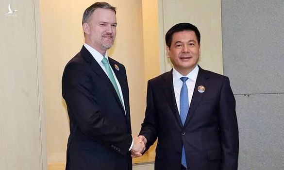 ĐÀM PHÁN THUẾ QUAN: KHÔNG LÙI BƯỚC