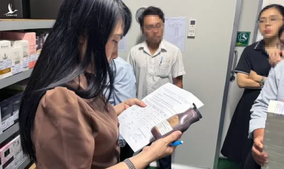 Kiểm tra đột xuất nhà máy sản xuất sản phẩm của công ty chồng Đoàn Di Băng
