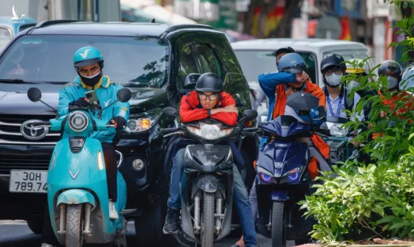 Hà Nội nghiên cứu hỗ trợ thu đổi 450.000 xe máy xăng: Đặt lợi ích người dân làm trọng tâm chuyển đổi xanh