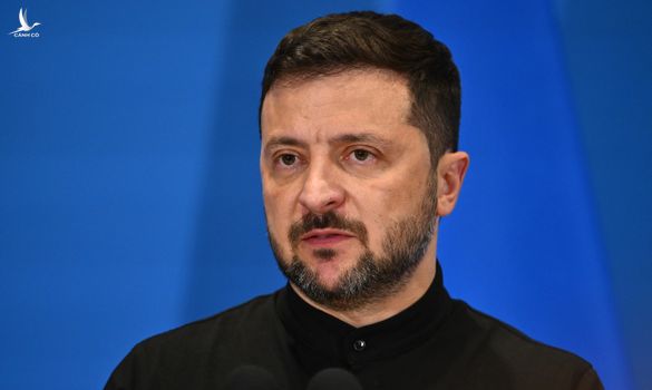 Tổng thống Zelensky ký ban hành luật cho phép nam giới trên 60 tuổi nhập ngũ