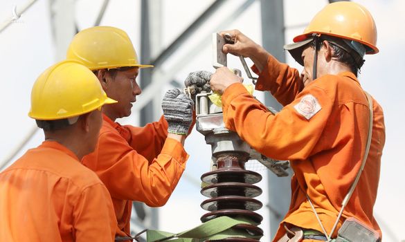 Tăng giá điện: Lo ngại hay cơ hội minh bạch hóa?