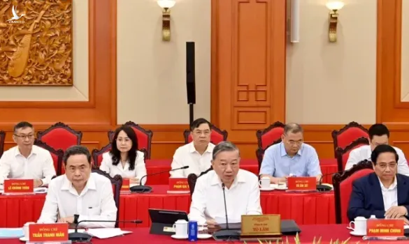 Bộ Chính trị cho ý kiến nhân sự Đại hội Đảng bộ MTTQ, các đoàn thể T.Ư