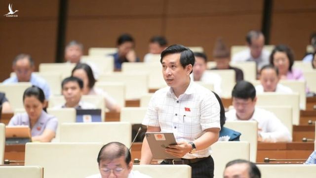 Đại biểu Nguyễn Văn Cảnh tiếp tục đề xuất quy tắc “dây kéo áo” để giảm ùn tắc giao thông tại các thành phố lớn